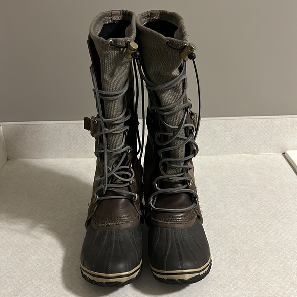 Sorel size 9 - Picture 2 of 5